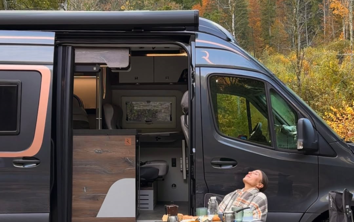 A Peek Into Robeta Ananya, a ‘Glamper’ on Wheels